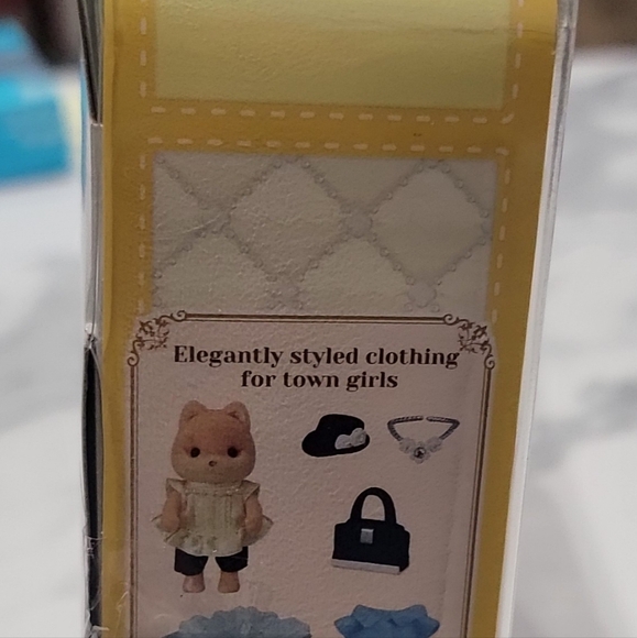 Calico Critters #CC3052 Fashion Playset Shoe Shop Collection - Picture 5 of 6